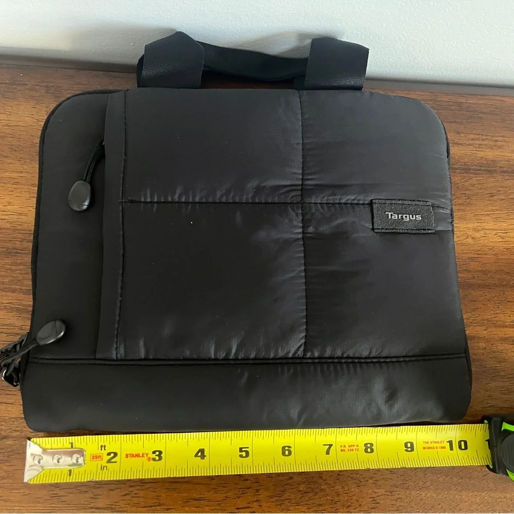 Targus Quilted Tablet Notebook Small‎ Case Sleeve EUC